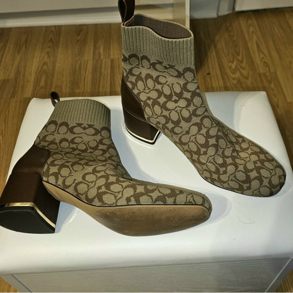 Coach boots